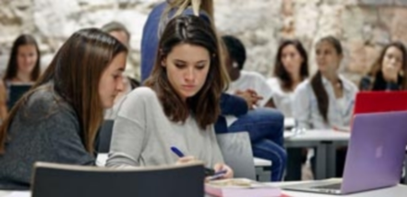 La IE University tiene su sede en Segovia en el convento de Santa Cruz