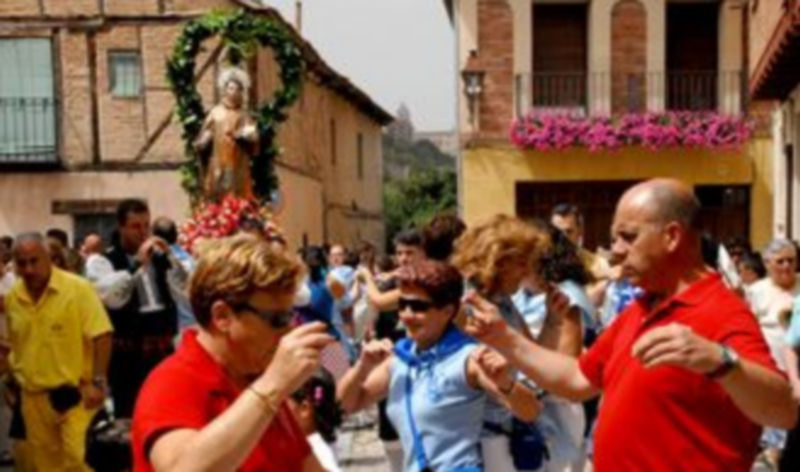 Imagen de San Lorenzo rodeado de flores