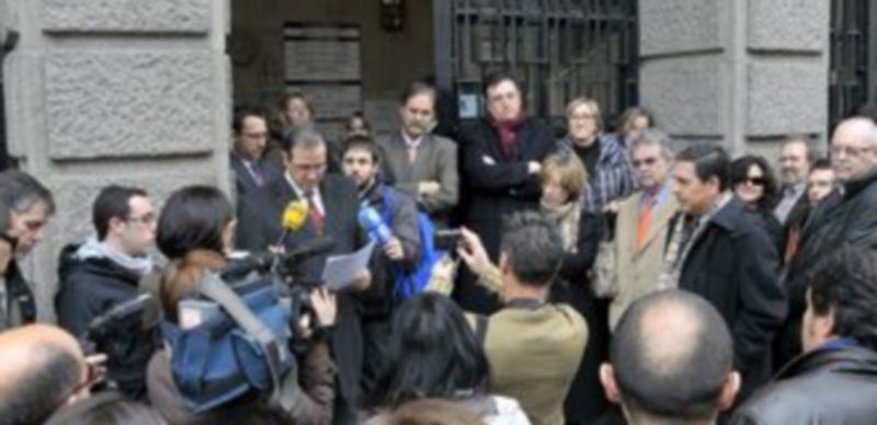 La concentración tuvo lugar en Segovia junto a la entrada principal del Palacio de Justicia. / Alberto Benavente