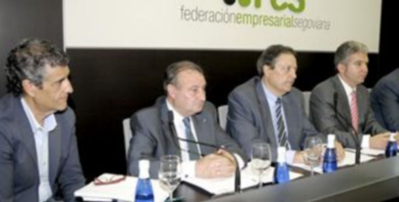 Integrantes de la junta directiva de la Federación Empresarial Segoviana durante la asamblea./Alberto Benavente