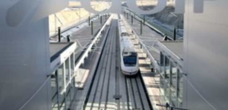 Imagen de archivo de los andenes de la estación Segovia Guiomar vistos desde la planta superior. / Alberto Benavente.