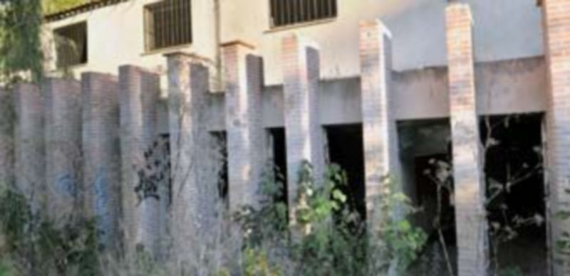 La licencia se concedió para construir un muro