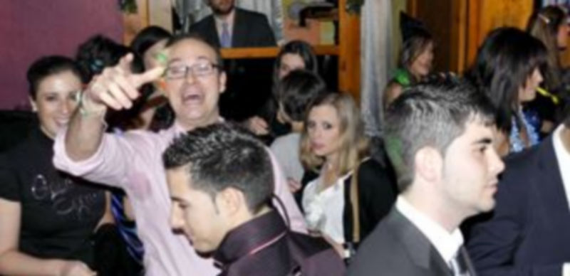 Foto de archivo de un grupo de jóvenes en un local nocturno durante la pasada Nochevieja. / Juan Martín