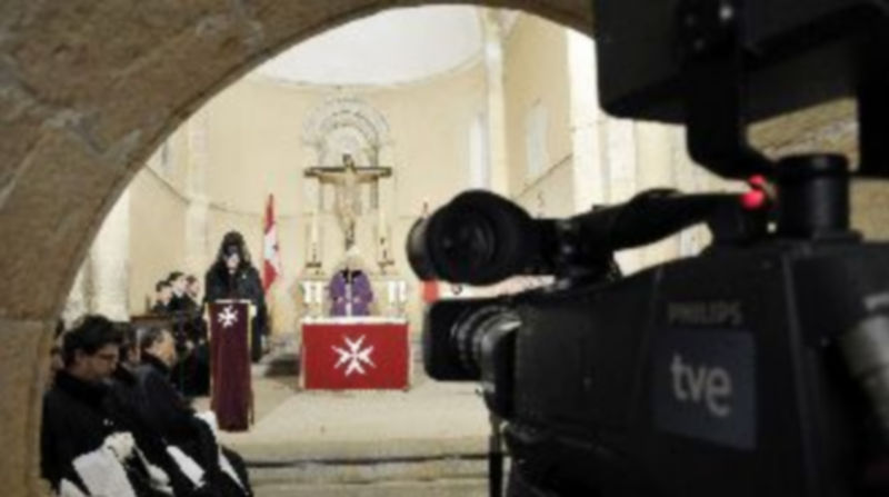 Las cámaras de TVE transmitieron en directo la misa para el programa “El Día del Señor”. / Juan Martín