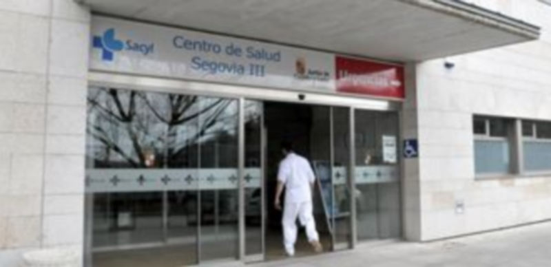Cerca de 60 pacientes estrenaron el Punto de Atención Continuada de San Lorenzo 1 Fachada del edificio que alberga el centro de salud Segovia III y el Punto de Atención Continuada de San Lorenzo. / J. Martin