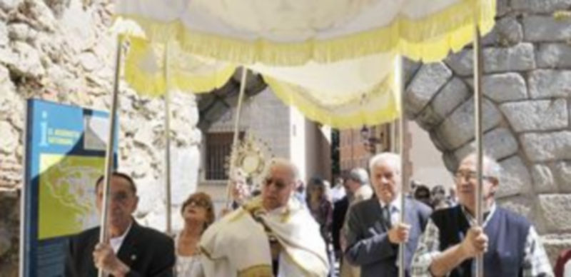 El Salvador celebra este fin de semana la fiesta de ‘La Catorcena’ 1 La Parroquia de San Sebastián fue la encargada de celebrar la anterior ‘Catorcena’ el pasado año. / Juan Martín.