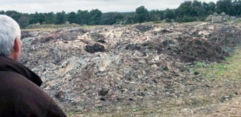 La Junta comienza a retirar los residuos irregulares de Fuentepelayo 1 Residuos vertidos en terrenos próximos a la planta de compostaje de Agraman