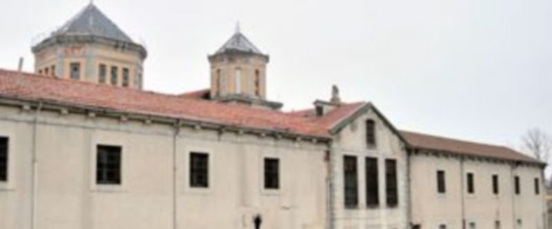 La antigua cárcel y el teatro Cervantes, equipamientos ‘esenciales’ para 2016 1 Fachada del antiguo teatro Cervantes