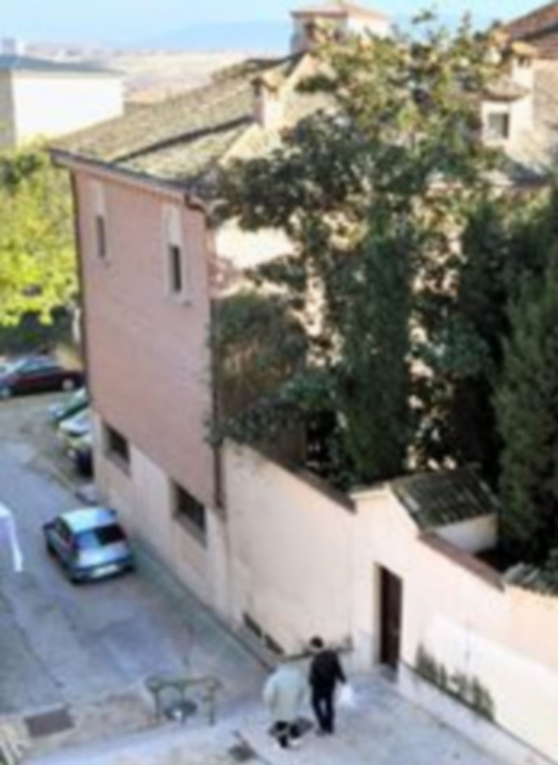 IU rechaza la legalización de la Casa de la Parra