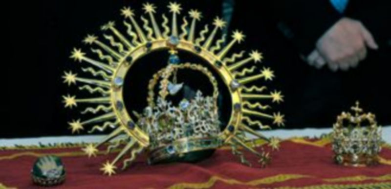 Las joyas robadas a la Virgen de la Fuencisla están elaboradas con oro y adornadas con amatistas y esmeraldas./ Kamarero