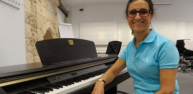 Marisa Martín dirige el curso y participa como miembro del coro piloto Ágora. / K.