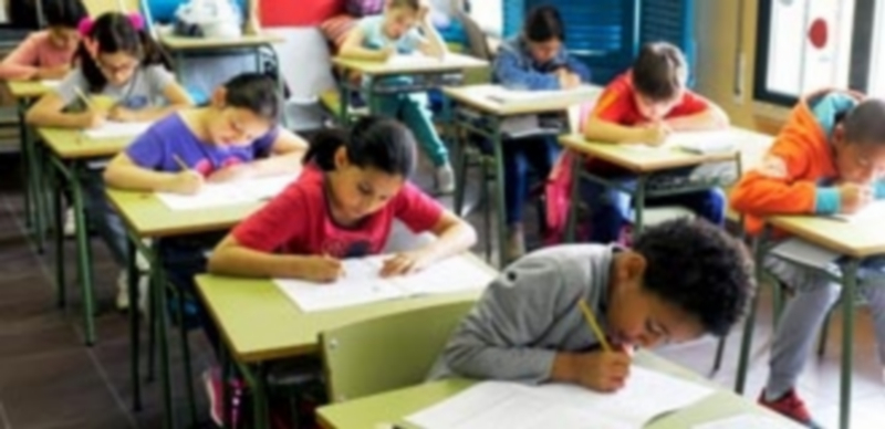 Los escolares inician los ejercicios de la polémica reválida de tercero de Primaria en un colegio segoviano. / Kamarero