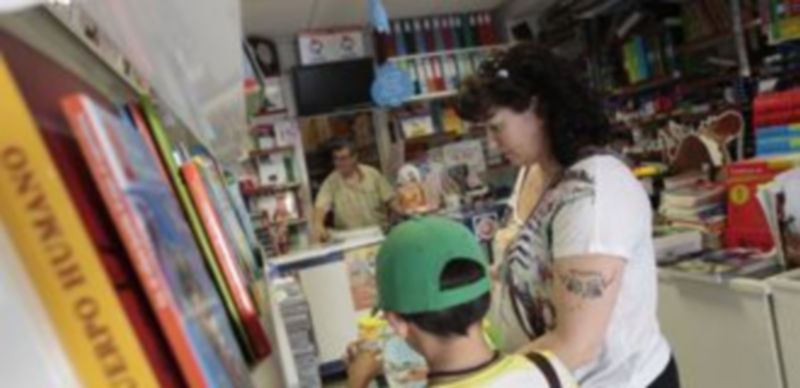 Las ayudas para libros llegarán después de haber iniciado el curso. /  L. Mazagatos