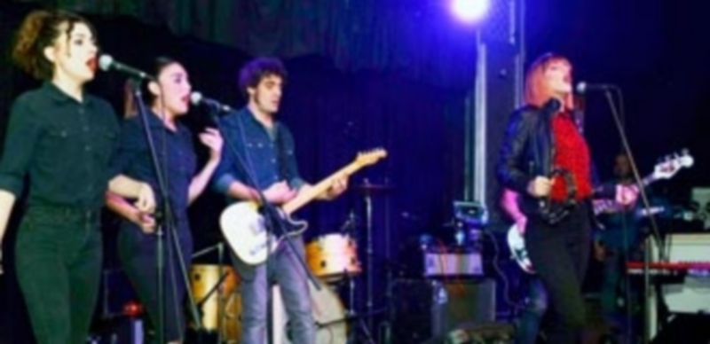 El grupo Aurora and the Betrayers tocó el pasado mes de octubre también a beneficio de Amref. / T. DE SANTOS