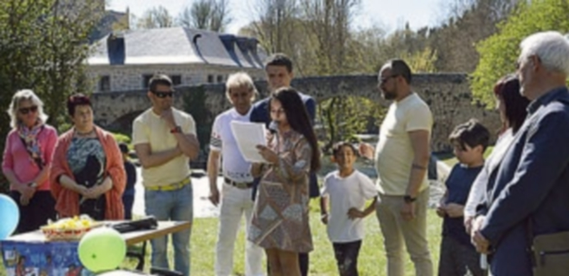 Sheila Jiménez Jiménez dio lectura al manifiesto de apoyo al pueblo gitano. /TAMARA DE SANTOS