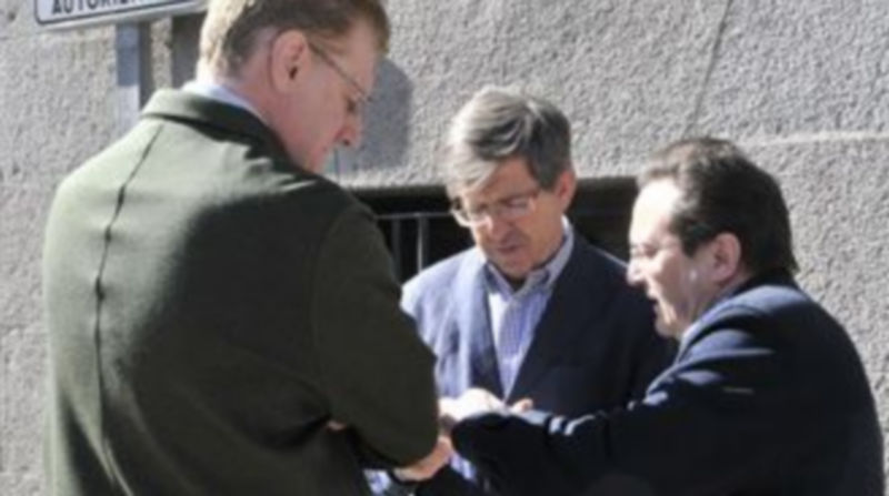 Postigo dice que dará soluciones a los problemas nocturnos en San Millán 1 De izq. a der.