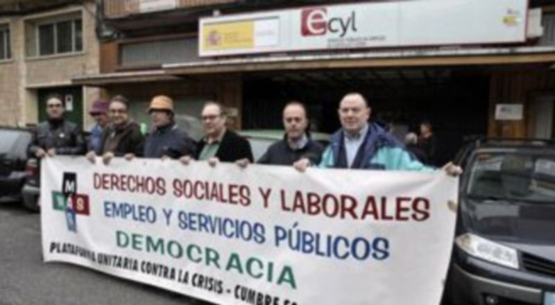 Representantes de la plataforma que convoca la manifestación del primero de mayo en Segovia. / Juan Martín