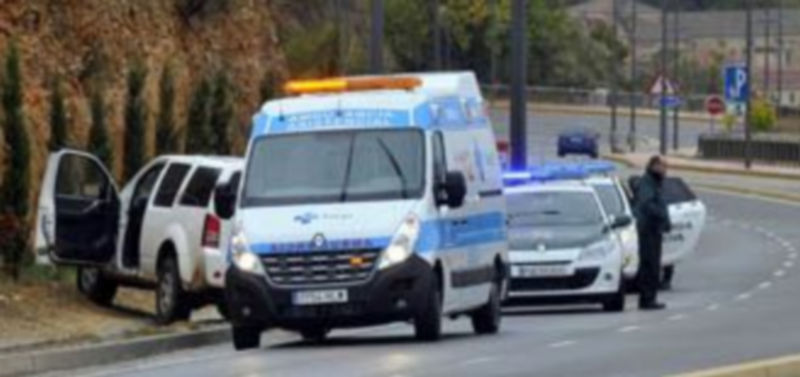 Emergencias Sanitarias atiende una media de 29 llamadas diarias 1 Imagen de archivo de una ambulancia de Sacyl que atendió a los heridos en un accidente de tráfico ocurrido en Segovia. / Alberto Benavente