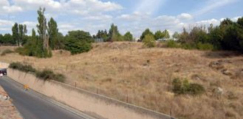 Parcela donde se emplazará el futuro instituto de secundaria de San Lorenzo./J. MARTÍN