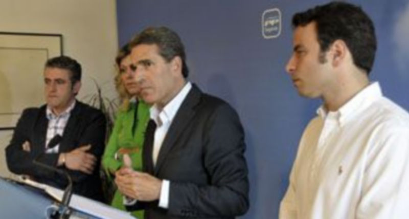 De izquierda a derecha