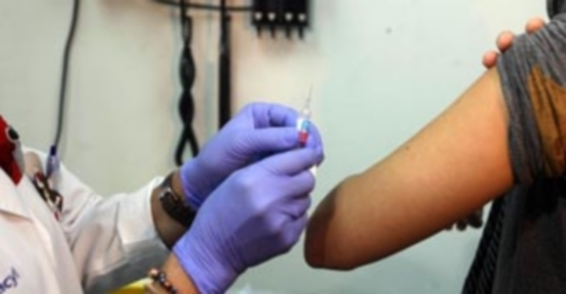 La vacunación frente al virus del papiloma precisa de tres dosis para garantizar su eficacia. / Ical