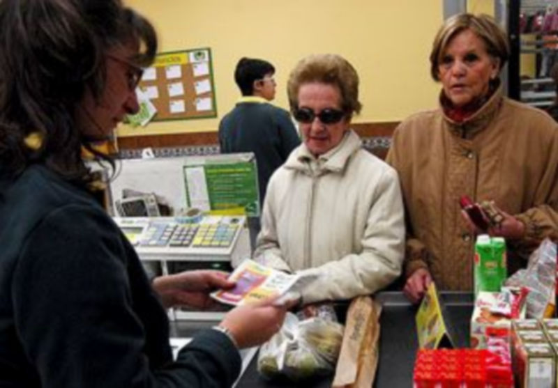 Fueron muchos los cupones de Tierra de Sabor publicados por El Adelantado que pasaron por las cajas de El Árbol. / A. Benavente