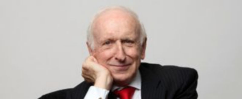 «Escribo para entenderlo, y lo simple le gusta a la gente» 1 Leopoldo Abadía estará este jueves en Segovia. /EL ADELANTADO