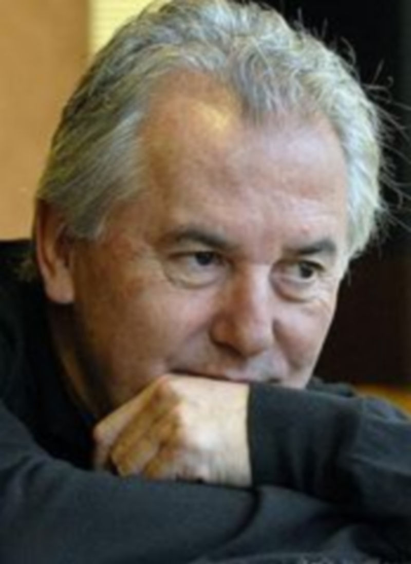 El cantante Víctor Manuel visitará en diciembre el Teatro Juan Bravo con su gira ‘Vivir para cantarlo’. / El Adelantado