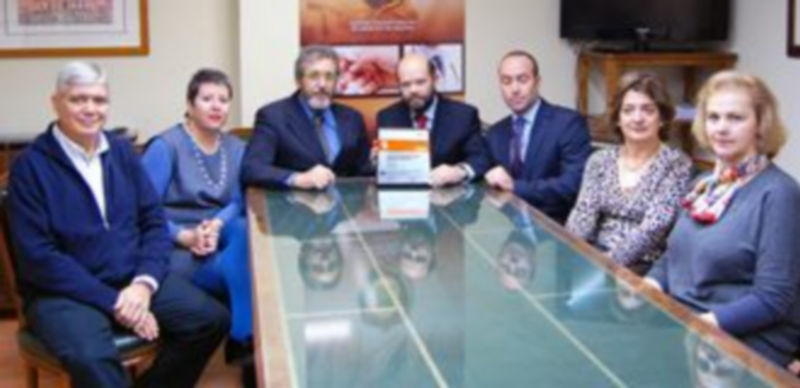 El Colegio Oficial de Médicos de Segovia consigue la certificación ISO 9001 1 Los miembros de la junta directiva del Colegio de Médicos de Segovia muestran la certificación ISO 9001. /El Adelantado
