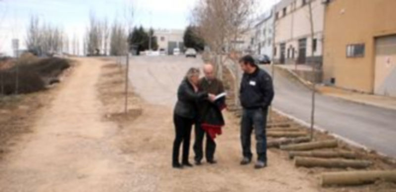 La concejala Paloma Maroto (izq.)