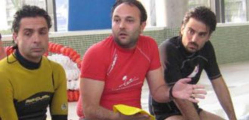 Miguel González Rojo (centro)