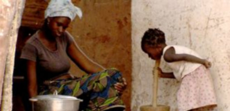 Una de las familias beneficiadas con el proyecto de evacuación. / Aida