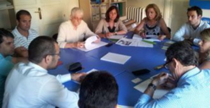 Un momento de la reunión entre representantes del PP y miembros de la Asociación Nacional de Energías Renovablers / E.A.