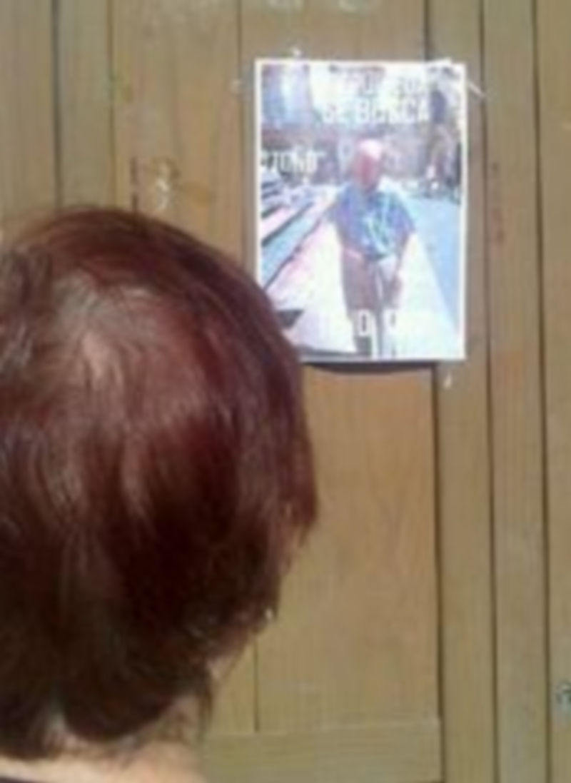 Imagen de una de las fotos colocadas en pueblos de la zona. / G. H.