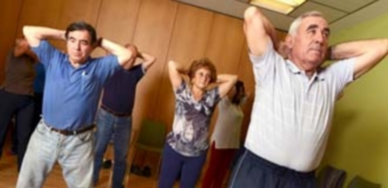 Un grupo de personas mayores