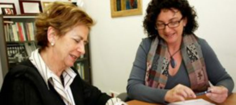 La decana de la Escuela de Psicología