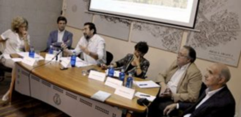Participantes en la mesa redonda sobre protección del Patrimonio Histórico de Segovia./  Alberto Benavente.