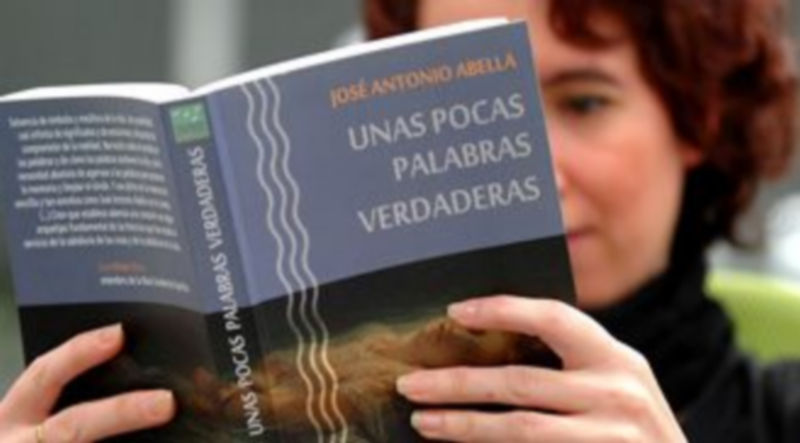 El primer libro editado por Isla del Náufrago Ediciones es una recopilación de relatos de José Antonio Abella. / A. Benavente