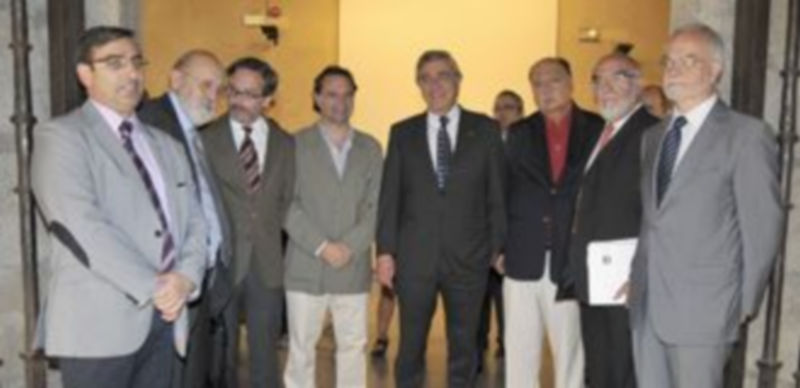 Las autoridades políticas y académicas y los responsables del curso