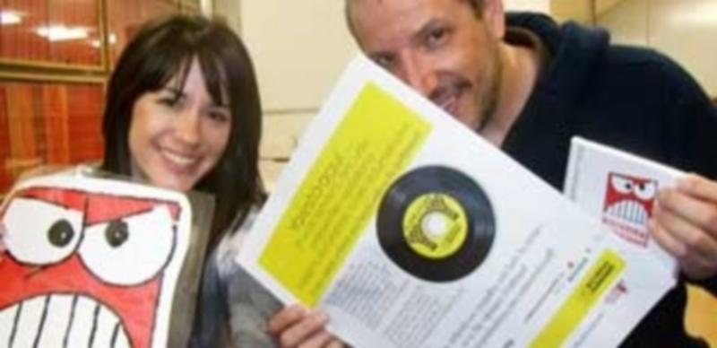 Patricia García y Josechu Egido Pinal de Histéricas Grabaciones en una visita a la sede de EL ADELANTADO. / B.C.P.