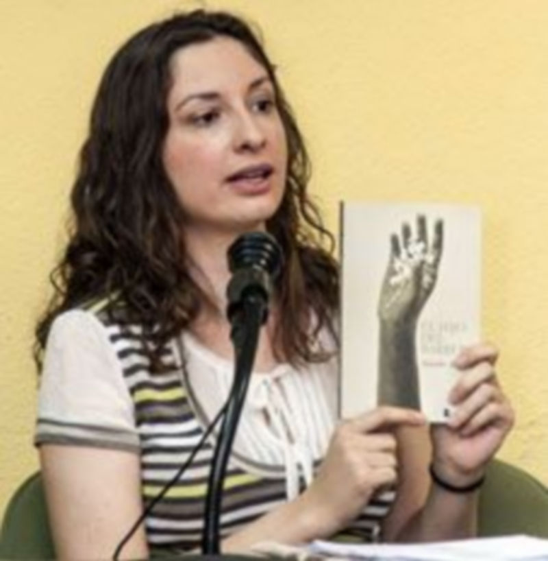 Alejandra Mateos en una de las presentaciones de su libro. / Carlos Martínez