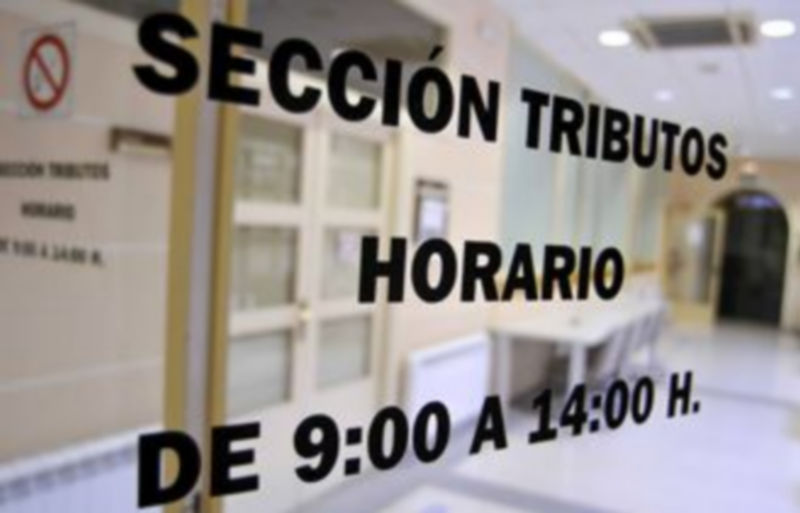 Los ciudadanos que no reciban los impresos o detecten errores deben dirigirse a la Oficina de Recaudación. / Juan Martín