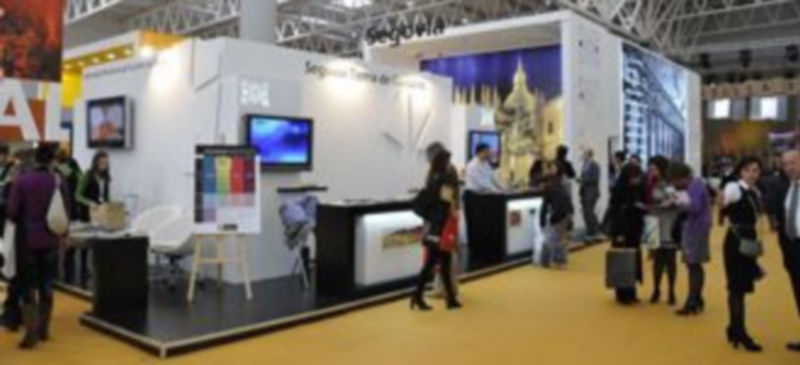 El stand del Patronato Provincial de Turismo acogió en sus laterales mostradores de los cuatro grupos de acción local