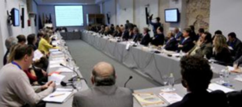 El refectorio de IE Universidad albergó durante toda la jornada de ayer las intensas sesiones de trabajo desarrolladas por los rectores y presidentes de universidades de todo el mundo./Juan Martín.