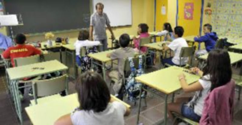 El pasado curso escolar las aulas segovianas registraron mejores datos de convivencia que el anterior. / Juan Martín