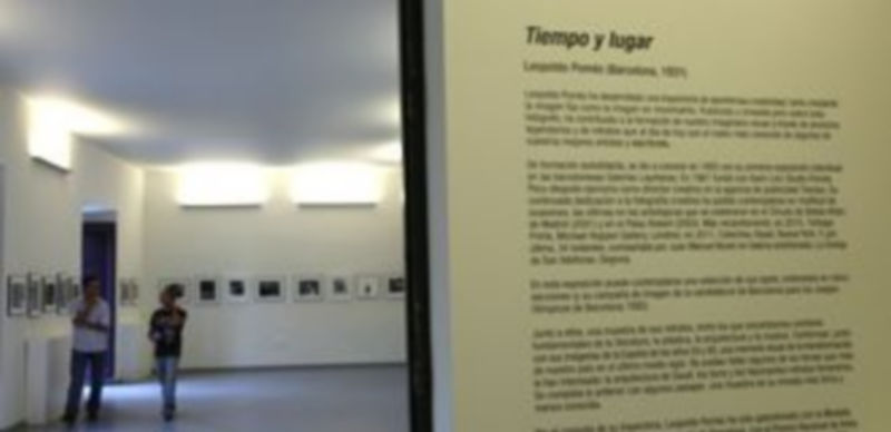 La muestra de Leopoldo Pomés ocupa una de las salas de exposiciones del centro. / Diego de Miguel.