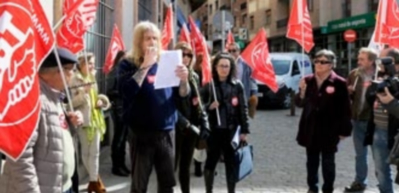 CCOO y UGT también están desarrollando manifestaciones para exigir mejoras en el sector educativo. / KAMARERO