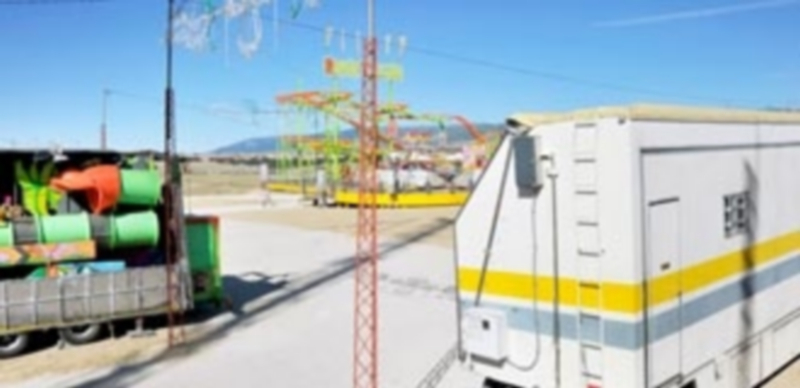 El recinto ferial empieza a cobrar forma con la incorporación de algunas atracciones. / KAMARERO