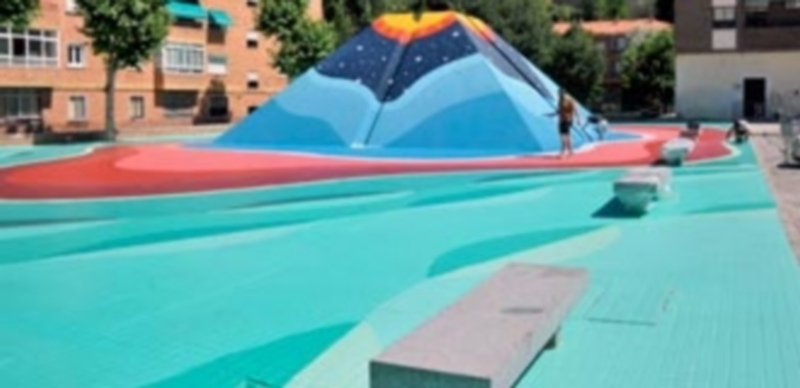 El Colectivo Boa Mistura trabajó durante parte del mes de junio y los primeros días de julio en esta plaza de San Millán. / KAMARERO