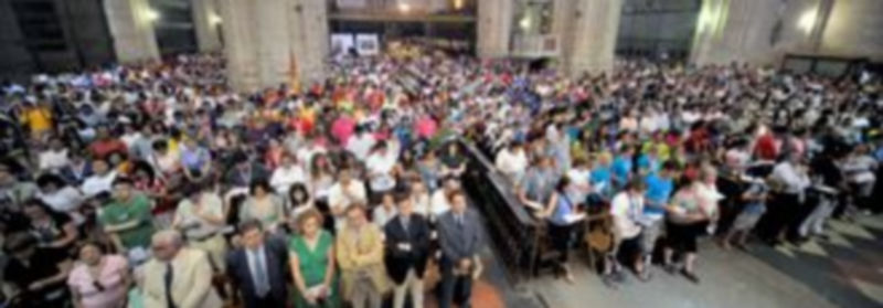 Millares de peregrinos dejaron pequeña la Catedral en la Eucaristía que puso fin a las actividades en Segovia de la JMJ./ Kamarero